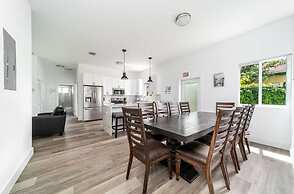 Charming Home With Pool Jacuzzi