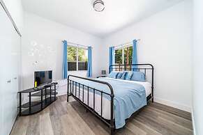 Charming Home With Pool Jacuzzi