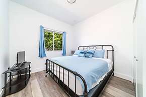 Charming Home With Pool Jacuzzi