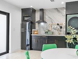 Miami Stay With Pool Luxury