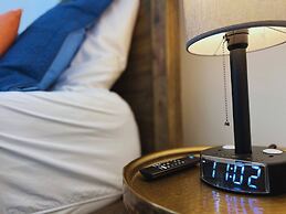 Stylish House w Hot Tub Close to Beach Stadium