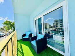 Waterfront 1BR Parking Walk to the Beach