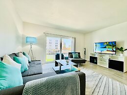 Waterfront 1BR Parking Walk to the Beach