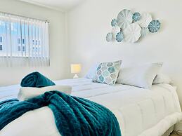 Waterfront 1BR Parking Walk to the Beach