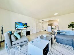 Waterfront 1BR Parking Walk to the Beach
