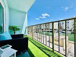 Waterfront 1BR Parking Walk to the Beach