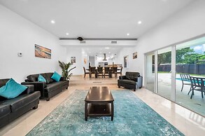 Elegant Home With Heated Pool