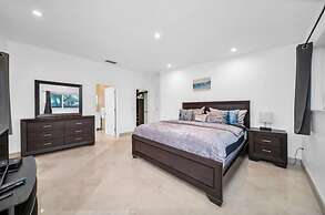 Elegant Home With Heated Pool