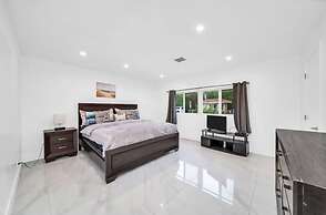 Elegant Home With Heated Pool