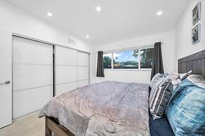 Elegant Home With Heated Pool