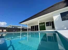 Elegant Home With Heated Pool