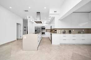 Elegant Home With Heated Pool