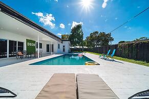 Elegant Home With Heated Pool