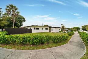 Elegant Home With Heated Pool