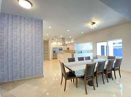 Elegant Home With Heated Pool