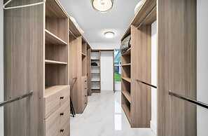 Elegant Home With Heated Pool