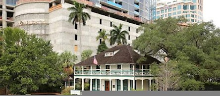 Modern 2-bedroom Retreat Near Beach Airport