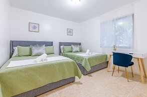 Enjoy Miami Top Location Free Parking Book Now