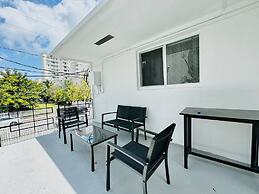 Miami Magic Cozy 2-bedroom Getaway in the City
