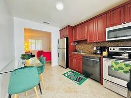 Miami Magic Cozy 2-bedroom Getaway in the City