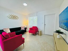 Miami Magic Cozy 2-bedroom Getaway in the City