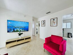Miami Magic Cozy 2-bedroom Getaway in the City
