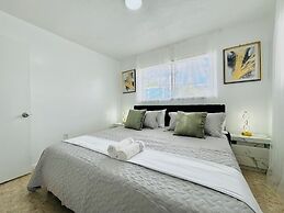 Miami Magic Cozy 2-bedroom Getaway in the City