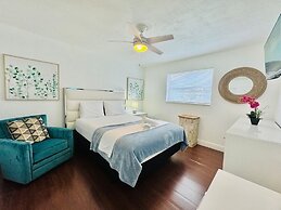 Riverfront King Bed Pool Nearby Beach