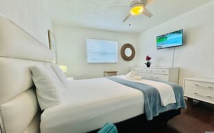 Riverfront King Bed Pool Nearby Beach