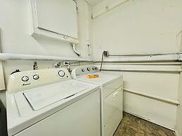 Riverfront King Bed Pool Nearby Beach