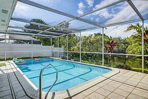 Riverfront King Bed Pool Nearby Beach