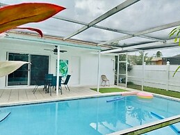 Riverfront King Bed Pool Nearby Beach