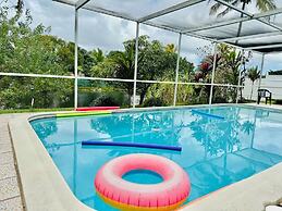 Riverfront King Bed Pool Nearby Beach