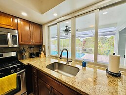 Riverfront King Bed Pool Nearby Beach