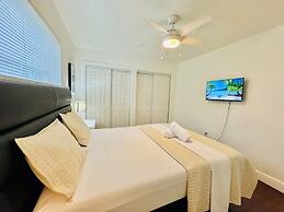 Riverfront King Bed Pool Nearby Beach