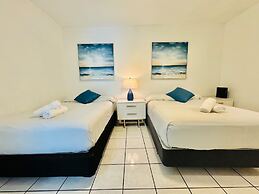 Riverfront King Bed Pool Nearby Beach