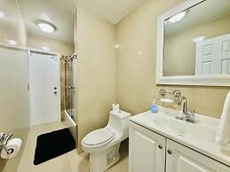 Riverfront King Bed Pool Nearby Beach