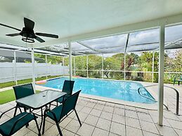 Riverfront King Bed Pool Nearby Beach