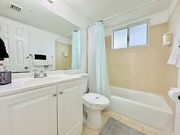 NEW Top Location King bed Free Parking