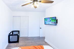 Tropical House Pool Table Jacuzzi Nearby Beach