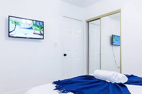 Tropical House Pool Table Jacuzzi Nearby Beach