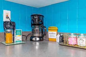 Tropical House Pool Table Jacuzzi Nearby Beach