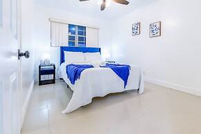 Tropical House Pool Table Jacuzzi Nearby Beach