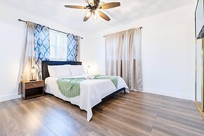 Tropical House Pool Table Jacuzzi Nearby Beach