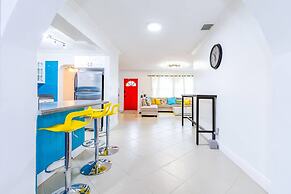 Tropical House Pool Table Jacuzzi Nearby Beach