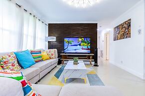 Tropical House Pool Table Jacuzzi Nearby Beach