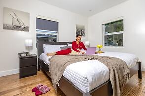 Beachside Bliss Lush Private Pool BBQ King Bed