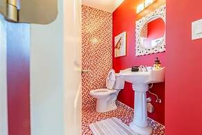 Beachside Bliss Lush Private Pool BBQ King Bed