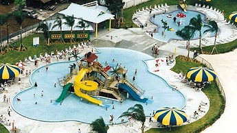 Beachside Bliss Lush Private Pool BBQ King Bed