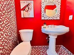 Beachside Bliss Lush Private Pool BBQ King Bed